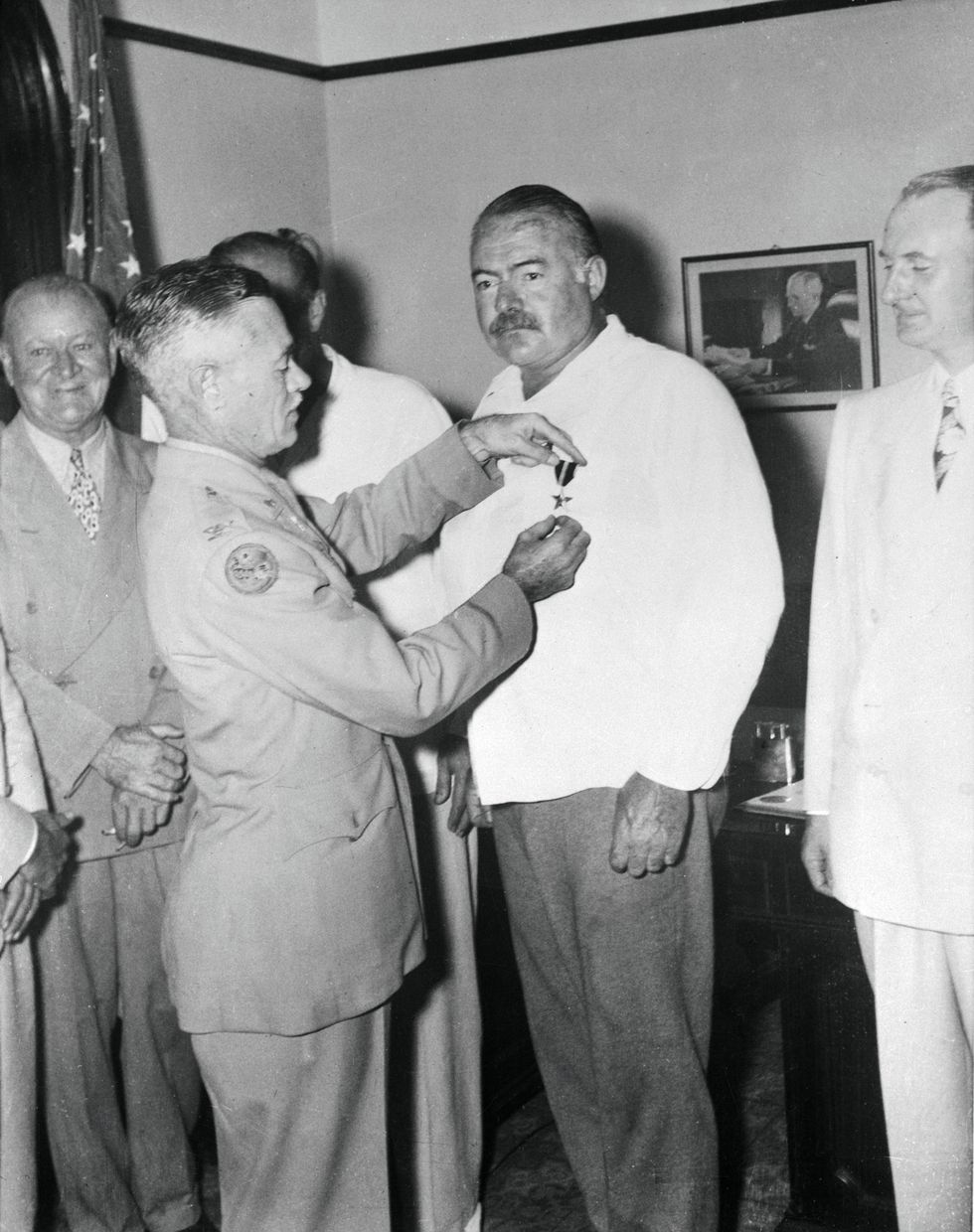 Ernest Hemingway receives bronze medal